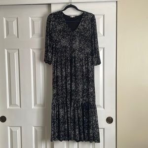 Jane and Delancey Size M black and white dress!  So comfy and easy to wear!